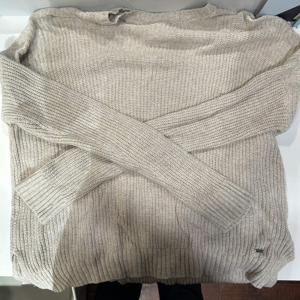 TAN HOLLISTER SWEATER